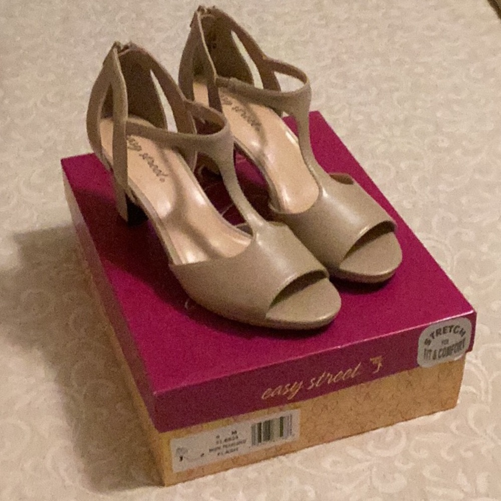Easy Street Flash Heels